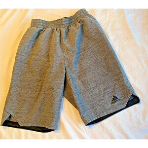 ADIDAS MENS GREY TRAINING SHORTS SIZE SMALL